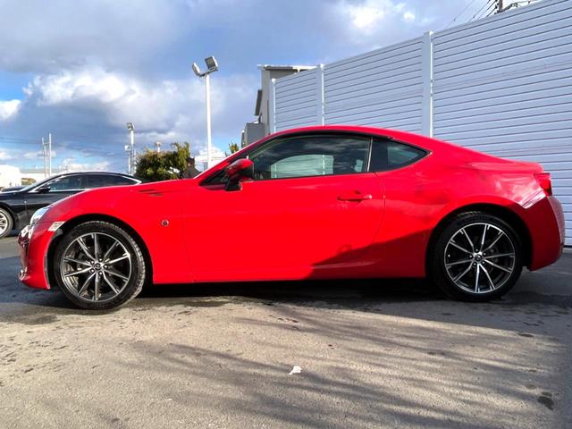 86 GT 純正ナビ クルーズコントロール LEDヘッド 純正17インチAW アルミペダル 純正革巻きステアリング パドルシフト デュアルオートエアコン オートライト 横滑り防止装置 ステアリングスイッチ 禁煙車(27枚目)