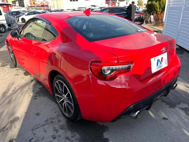 86 GT 純正ナビ クルーズコントロール LEDヘッド 純正17インチAW アルミペダル 純正革巻きステアリング パドルシフト デュアルオートエアコン オートライト 横滑り防止装置 ステアリングスイッチ 禁煙車(28枚目)