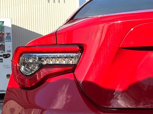 86 GT 純正ナビ クルーズコントロール LEDヘッド 純正17インチAW アルミペダル 純正革巻きステアリング パドルシフト デュアルオートエアコン オートライト 横滑り防止装置 ステアリングスイッチ 禁煙車(29枚目)