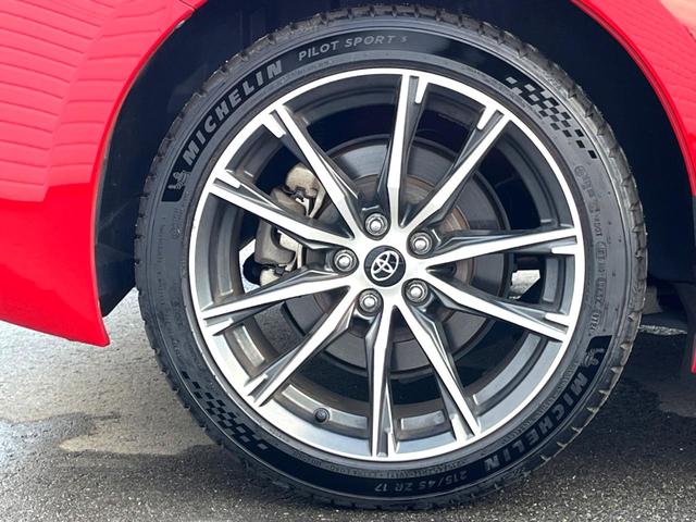 86 GT 純正ナビ クルーズコントロール LEDヘッド 純正17インチAW アルミペダル 純正革巻きステアリング パドルシフト デュアルオートエアコン オートライト 横滑り防止装置 ステアリングスイッチ 禁煙車(33枚目)