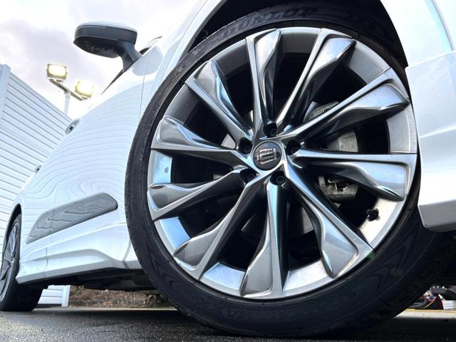 クラウンクロスオーバー Gアドバンスド・レザーパッケージ モデリスタエアロ デジタルインナーミラー セーフティセンス 純正12.3インチディスプレイオーディオ パノラミックビュー 黒革 メモリー付パワーシート シートベンチレーション 4眼LEDヘッド 禁煙(18枚目)