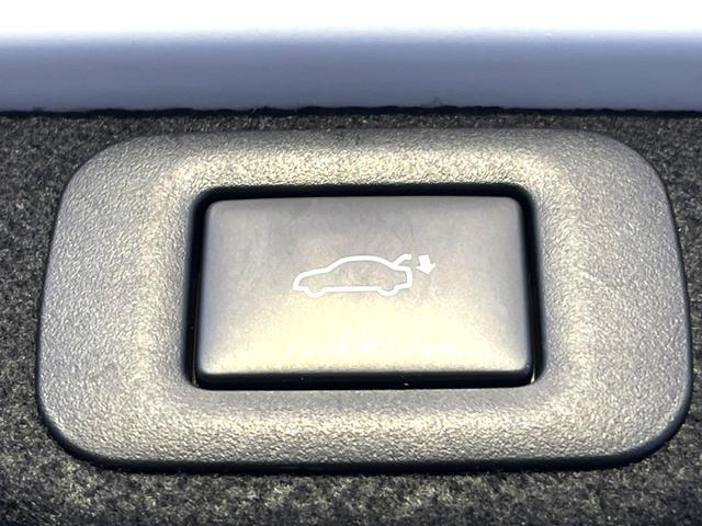 クラウンクロスオーバー Gアドバンスド・レザーパッケージ モデリスタエアロ デジタルインナーミラー セーフティセンス 純正12.3インチディスプレイオーディオ パノラミックビュー 黒革 メモリー付パワーシート シートベンチレーション 4眼LEDヘッド 禁煙(45枚目)