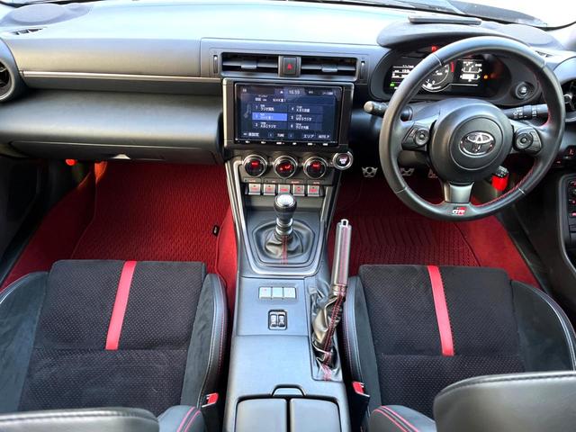 GR86 RZ MT GRフルエアロ GRスポーツマフラー GRトランクスポイラー RAYS製18インチAW 純正ナビ バックカメラ シートヒーター ハーフレザー クルーズコントロール 後方警戒支援 アルミペダル(2枚目)