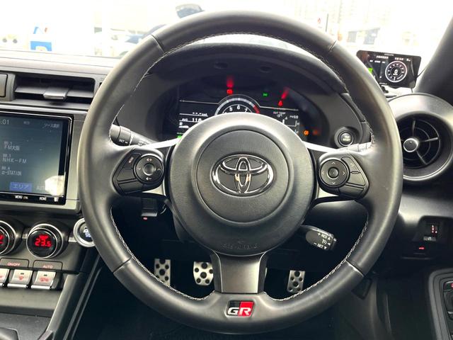 ＧＲ８６ ＲＺ　ＭＴ　ＧＲフルエアロ　ＧＲスポーツマフラー　純正ナビ　純正１８インチＡＷ　フルＬＥＤヘッド　シートヒーター　ハーフレザー　スポーツアルミペダル　クルーズコントロール　後側方警戒支援　ＥＴＣ　禁煙車（11枚目）