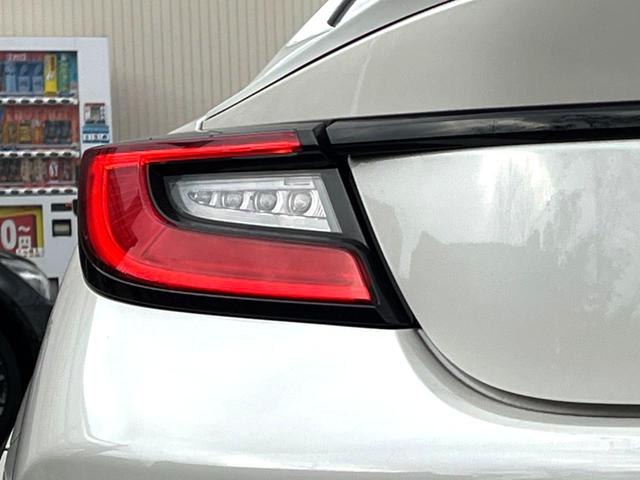 ＧＲ８６ ＲＺ　ＭＴ　ＧＲフルエアロ　ＧＲスポーツマフラー　純正ナビ　純正１８インチＡＷ　フルＬＥＤヘッド　シートヒーター　ハーフレザー　スポーツアルミペダル　クルーズコントロール　後側方警戒支援　ＥＴＣ　禁煙車（30枚目）