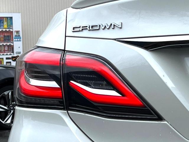 クラウンハイブリッド ＲＳアドバンス　ムーンルーフ　デジタルインナーミラー　黒革　ブラインドスポット　セーフティセンス　純正ナビ　パノラミックビュー　メモリー付パワーシート　シートベンチレーション　三眼ＬＥＤヘッド　純正１８インチＡＷ（32枚目）