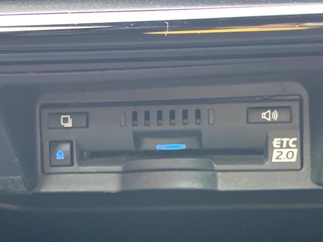 クラウンハイブリッド ＲＳアドバンス　ムーンルーフ　デジタルインナーミラー　黒革　ブラインドスポット　セーフティセンス　純正ナビ　パノラミックビュー　メモリー付パワーシート　シートベンチレーション　三眼ＬＥＤヘッド　純正１８インチＡＷ（62枚目）