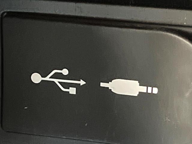 ＲＣ ＲＣ３００ｈ　バージョンＬ　プリクラッシュ　クリアランスソナー　ブラインドスポット　純正ナビ　セミアニリン黒革シート　パワーシート　シートベンチレーション　角型ＬＥＤヘッド　純正１８インチＡＷ　革巻きステアリング　パドルシフト（68枚目）