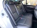 後部座席も気になるようなキズ・汚れやへたり等、大きなダメージはなく、良好な状態です。