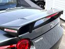 【ＡｕｔｏＥｘｅ製リアウィング】リアビューにスポーツカーらしい存在感を与えるウイングタイプのスポイラー。
