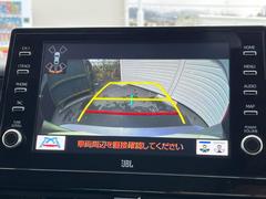 【バックカメラ】駐車時に後方がリアルタイム映像で確認できます。大型商業施設や立体駐車場での駐車時や、夜間のバック時に大活躍！運転スキルに関わらず、今や必須となった装備のひとつです！ 4