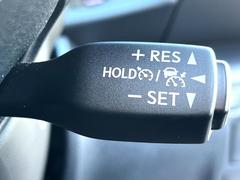 �ڥ졼�������롼������ȥ�����۹�®ƻϩ�Ǥ�Ĺ��Υ���Ԥ��ڤˡ�����ư��®�٤��ݤĥ��롼������ȥ����뤬�����ͷڸ������ƥ��Ϣ�Ȥ��������μ�ξ���Τ��Ƽִ֤��ݤĤ褦��®��Ĵ�ᤷ�Ƥ���ޤ����� 5