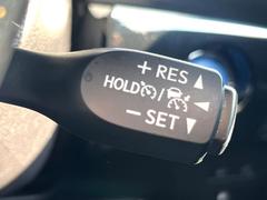 �ڥ졼�������롼������ȥ�����۹�®ƻϩ�Ǥ�Ĺ��Υ���Ԥ��ڤˡ�����ư��®�٤��ݤĥ��롼������ȥ����뤬�����ͷڸ������ƥ��Ϣ�Ȥ��������μ�ξ���Τ��Ƽִ֤��ݤĤ褦��®��Ĵ�ᤷ�Ƥ���ޤ����� 6