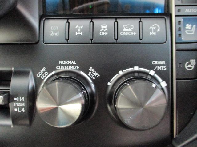 LX570 ワンオーナー サンルーフ 純正ナビ フルセグ ブルーレイ アラウンドモニタ- オートエアコン レザーシート シートヒーター ステアリングヒーター スマートキー プッシュスタート パワーテールゲート(14枚目)