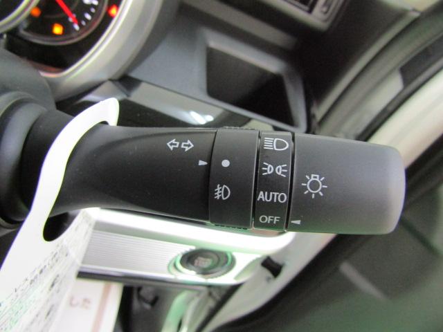 ハイブリッドXS 届出済未使用車 SDナビ ワンセグ オートハイビーム LEDヘッドライト ABS スマートキー プッシュスタート ハーフレザーシート シートリフター 両側パワースライドドア 純正アルミホイール(14枚目)