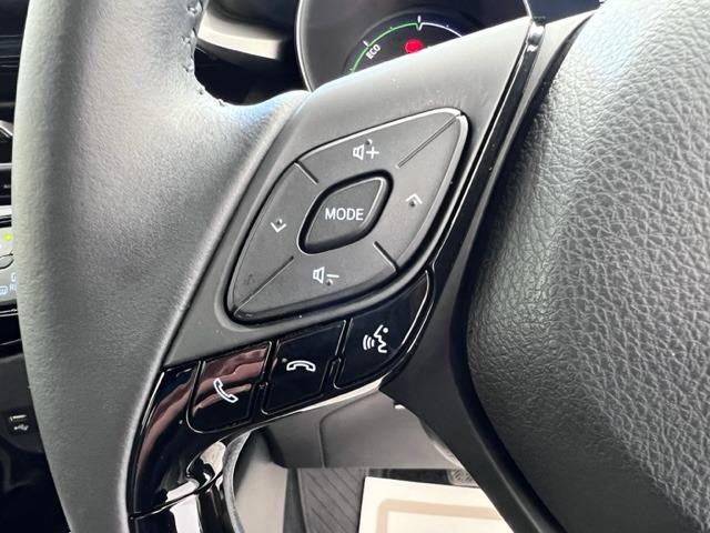 Ｃ－ＨＲ Ｇ　トヨタ純正エアロ　全方位モニター　ＡｐｐｌｅＣａｒｐｌａｙ　Ｂｌｕｅｔｏｏｔｈ　フルセグＴＶ　ビルトインＥＴＣ　シートヒーター　ＬＥＤヘッドライト　ハーフレザーシート　アダプティブクルーズコントロール（18枚目）