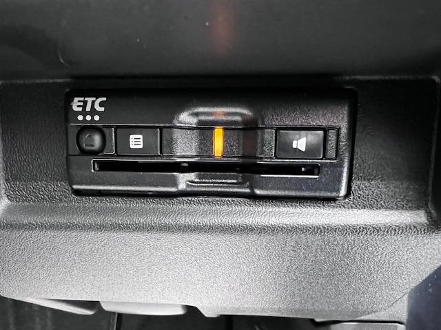 ＪＣ　純正８型ナビ　バックモニター　ビルトインＥＴＣ　ＵＳＢ・Ｂｌｕｅｔｏｏｔｈ　純正フロアマット　フルセグＴＶ　シートヒーター　ＬＥＤヘッドライト　ワンオーナー　クルーズコントロール　５ＭＴ車　衝突軽減(11枚目)