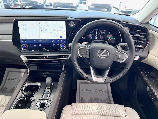 ＲＸ ＲＸ３５０　バージョンＬ　ムーンルーフ　デジタルインナーミラー　１４型ナビ　全方位カメラ　白革シート　前後席シートヒーター　前後席パワーシート　アドバンスドドライブ・パーク　パワーバックドア　ワンオーナー　ＥＴＣ２．０（2枚目）