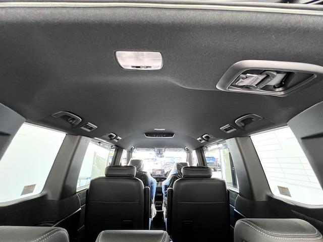 ステップワゴン ｅ：ＨＥＶスパーダ　プレミアムライン　登録済未使用車　１１．４型純正ナビ　マルチビューカメラ　前後席シートヒーター　全席ＵＳＢチャージャー　パワーバックドア　純正ドアバイザー　純正マットガード　両側パワースライドドア　ホンダセンシング（38枚目）