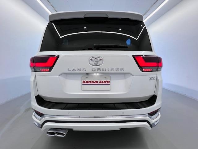 TOYOTA LAND CRUISER ZX | 2024 | PEARL WHITE | 474 km