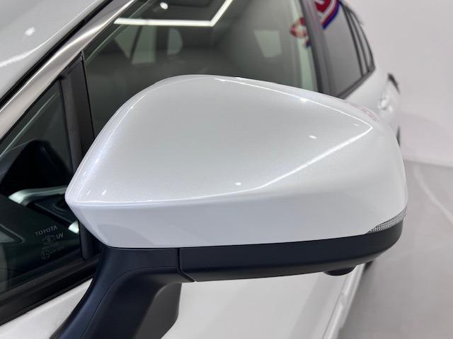 カローラクロス ハイブリッド　Ｚ　ＭＯＤＥＬＬＩＳＴＡエアロ　１０．５ＤＡ　全周囲カメラ　ＢＳＭ　パノラマルーフ　ＨＤＭＩ・ＵＳＢ　寒冷地仕様　アドバンストパーク　ＥＴＣ２．０　電動バックドア　リヤフォグランプ　純正フロアマット（62枚目）