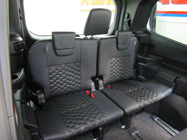 ヴォクシー ハイブリッドS-Z 登録済未使用車 トヨタチームメイト ETC2.0 全方位モニター 10.5インチナビ ユニバーサルステップ フリップD 両側電動ドア 17アルミ オートライト LEDヘッド ハーフレザー シートヒータ(10枚目)