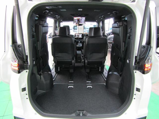 ヴォクシー ハイブリッドS-Z 登録済未使用車 トヨタチームメイト ETC2.0 全方位モニター 10.5インチナビ ユニバーサルステップ フリップD 両側電動ドア 17アルミ オートライト LEDヘッド ハーフレザー シートヒータ(12枚目)
