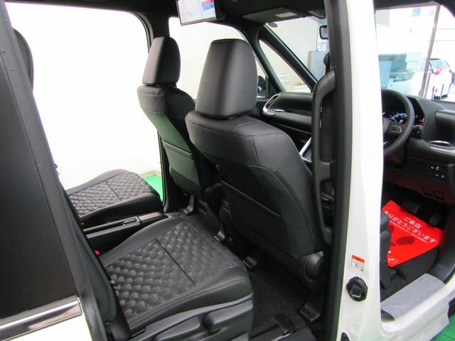 ヴォクシー ハイブリッドS-Z 登録済未使用車 トヨタチームメイト ETC2.0 全方位モニター 10.5インチナビ ユニバーサルステップ フリップD 両側電動ドア 17アルミ オートライト LEDヘッド ハーフレザー シートヒータ(38枚目)