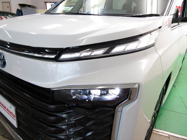 ヴォクシー ハイブリッドS-Z 登録済未使用車 トヨタチームメイト ETC2.0 全方位モニター 10.5インチナビ ユニバーサルステップ フリップD 両側電動ドア 17アルミ オートライト LEDヘッド ハーフレザー シートヒータ(55枚目)