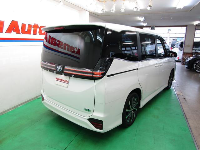 ヴォクシー ハイブリッドS-Z 登録済未使用車 トヨタチームメイト ETC2.0 全方位モニター 10.5インチナビ ユニバーサルステップ フリップD 両側電動ドア 17アルミ オートライト LEDヘッド ハーフレザー シートヒータ(62枚目)