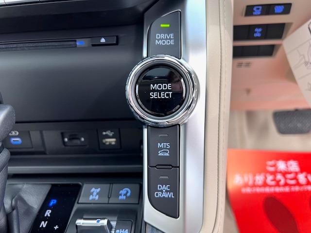 ランドクルーザー ＺＸ　ＪＢＬ　後席Ｍ　電動Ｒデフ　クルＢＯＸ　空気圧　寒冷地　ＭＯＤＥＬＬＩＳＴＡエアロ　サンルーフ　リヤエンター　ＭＯＰルーフレール　トノカバー　ＢＳＭ　ＨＵＤ　ＨＤＭＩ　Ｃａｒｐｌａｙ　登録済未使用車（26枚目）