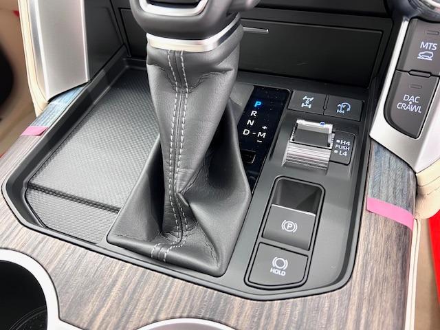 ランドクルーザー ＺＸ　ＪＢＬ　後席Ｍ　電動Ｒデフ　クルＢＯＸ　空気圧　寒冷地　ＭＯＤＥＬＬＩＳＴＡエアロ　サンルーフ　リヤエンター　ＭＯＰルーフレール　トノカバー　ＢＳＭ　ＨＵＤ　ＨＤＭＩ　Ｃａｒｐｌａｙ　登録済未使用車（27枚目）
