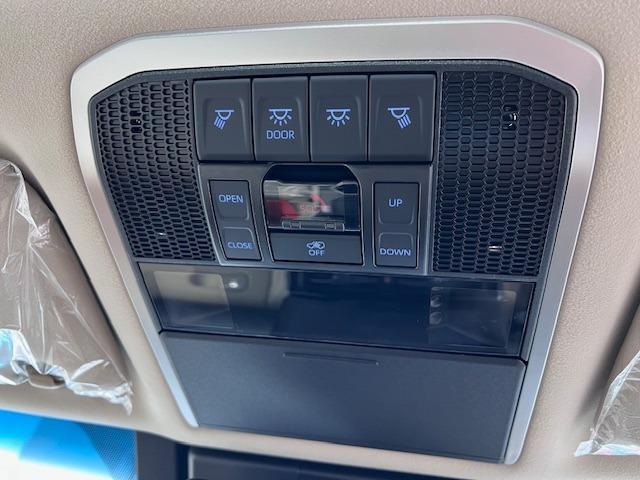 ランドクルーザー ＺＸ　ＪＢＬ　後席Ｍ　電動Ｒデフ　クルＢＯＸ　空気圧　寒冷地　ＭＯＤＥＬＬＩＳＴＡエアロ　サンルーフ　リヤエンター　ＭＯＰルーフレール　トノカバー　ＢＳＭ　ＨＵＤ　ＨＤＭＩ　Ｃａｒｐｌａｙ　登録済未使用車（34枚目）