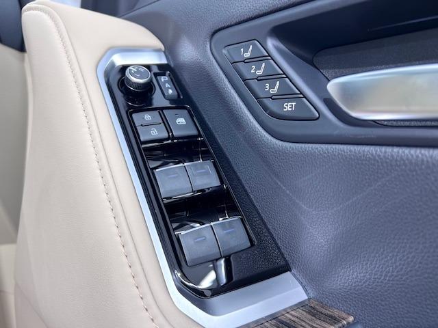 ランドクルーザー ＺＸ　ＪＢＬ　後席Ｍ　電動Ｒデフ　クルＢＯＸ　空気圧　寒冷地　ＭＯＤＥＬＬＩＳＴＡエアロ　サンルーフ　リヤエンター　ＭＯＰルーフレール　トノカバー　ＢＳＭ　ＨＵＤ　ＨＤＭＩ　Ｃａｒｐｌａｙ　登録済未使用車（35枚目）