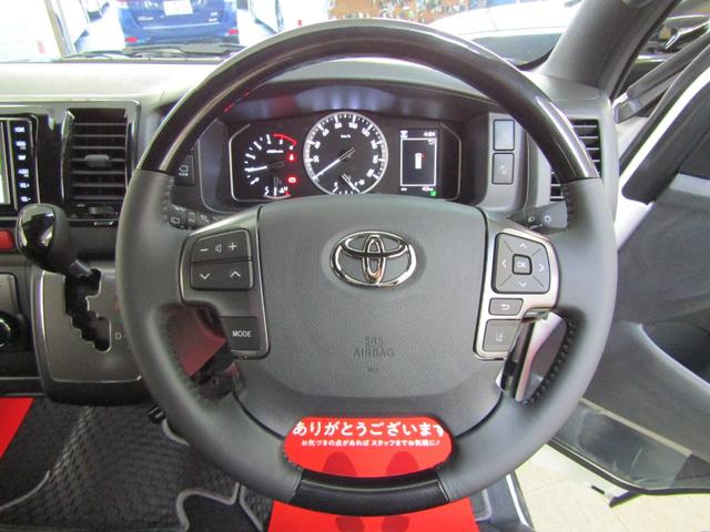 ハイエースバン ロングスーパーGL ダークプライムS 登録済未使用車 4WD 寒冷地仕様 TSS SDナビ フルセグ DVD Aモニター Dインナーミラー 100V電源 ETC スマートキー オートライト LEDヘッド ハーフレザー 両側電動ドア(17枚目)