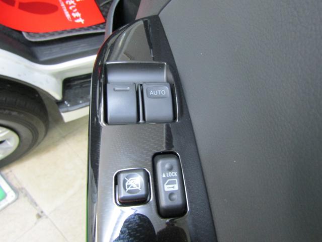 ハイエースバン ロングスーパーGL ダークプライムS 登録済未使用車 4WD 寒冷地仕様 TSS SDナビ フルセグ DVD Aモニター Dインナーミラー 100V電源 ETC スマートキー オートライト LEDヘッド ハーフレザー 両側電動ドア(29枚目)