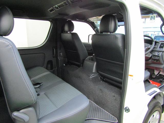 ハイエースバン ロングスーパーGL ダークプライムS 登録済未使用車 4WD 寒冷地仕様 TSS SDナビ フルセグ DVD Aモニター Dインナーミラー 100V電源 ETC スマートキー オートライト LEDヘッド ハーフレザー 両側電動ドア(32枚目)