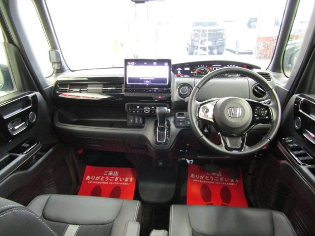 Ｎ－ＢＯＸカスタム ＥＸターボ　ワンオーナー　ホンダセンシング　９インチナビ　ＤＶＤ　フルセグ　Ｂｌｕｅｔｏｏｔｈ　ソナー　ＵＳＢ　バックカメラ　ＥＴＣ　両側電動ドア　スマートキー　オートライト　ＬＥＤヘッド　フォグ　ハーフレザー（6枚目）