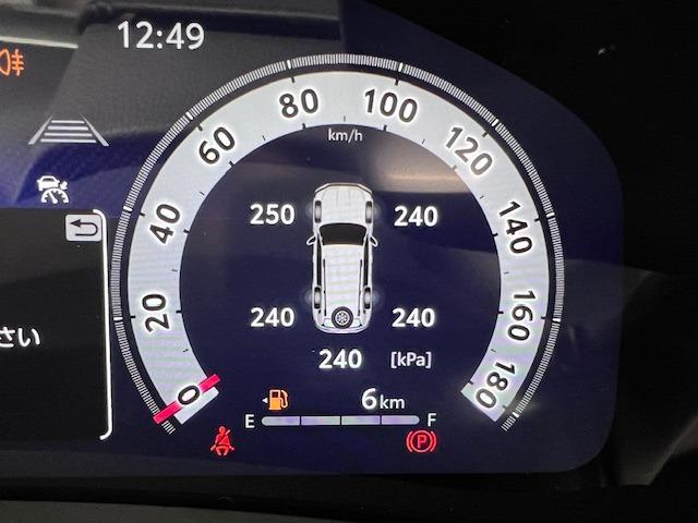 ランドクルーザー ＺＸ　ＪＢＬ　リヤエンター　電動リヤデフ　クールＢＯＸ　空気圧センサー　トノカバー　寒冷地　ルーフレール　ＭＯＤＥＬＬＩＳＴＡエアロ　純正フロアマット・ドアバイザー　ＥＴＣ２．０　ＢＳＭ　ＨＵＤ　サンルーフ（17枚目）