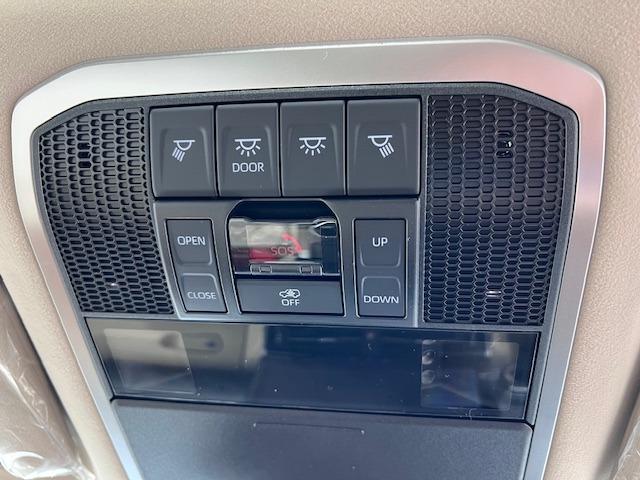 ランドクルーザー ＺＸ　ＪＢＬ　リヤエンター　電動リヤデフ　クールＢＯＸ　空気圧センサー　トノカバー　寒冷地　ルーフレール　ＭＯＤＥＬＬＩＳＴＡエアロ　純正フロアマット・ドアバイザー　ＥＴＣ２．０　ＢＳＭ　ＨＵＤ　サンルーフ（36枚目）