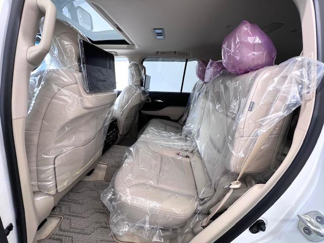 ランドクルーザー ＺＸ　ＪＢＬ　リヤエンター　電動リヤデフ　クールＢＯＸ　空気圧センサー　トノカバー　寒冷地　ルーフレール　ＭＯＤＥＬＬＩＳＴＡエアロ　純正フロアマット・ドアバイザー　ＥＴＣ２．０　ＢＳＭ　ＨＵＤ　サンルーフ（45枚目）