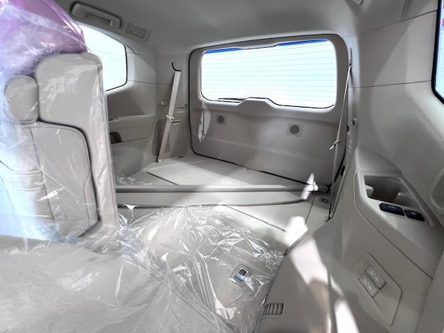 ランドクルーザー ＺＸ　ＪＢＬ　リヤエンター　電動リヤデフ　クールＢＯＸ　空気圧センサー　トノカバー　寒冷地　ルーフレール　ＭＯＤＥＬＬＩＳＴＡエアロ　純正フロアマット・ドアバイザー　ＥＴＣ２．０　ＢＳＭ　ＨＵＤ　サンルーフ（46枚目）