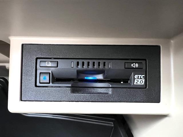 ランドクルーザープラド ＴＸ　Ｌパッケージ　ベージュ革　全方位カメラ　ＢＳＭ　ＥＴＣ２．０　ＴＲＤエアロ　リヤスポイラー　１９インチＡＷ　トノカバー　ＭＯＰルーフレール　前後方衝突軽減ブレーキ　純正フロアマット・バイザー（13枚目）