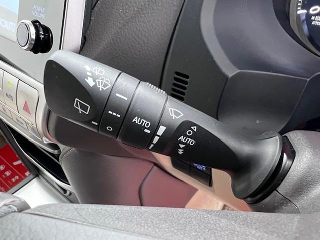 ランドクルーザープラド ＴＸ　Ｌパッケージ　ベージュ革　全方位カメラ　ＢＳＭ　ＥＴＣ２．０　ＴＲＤエアロ　リヤスポイラー　１９インチＡＷ　トノカバー　ＭＯＰルーフレール　前後方衝突軽減ブレーキ　純正フロアマット・バイザー（23枚目）