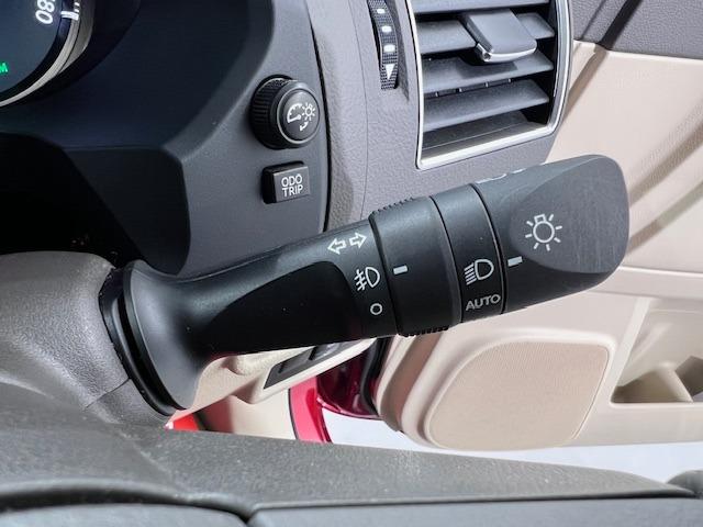 ランドクルーザープラド ＴＸ　Ｌパッケージ　ベージュ革　全方位カメラ　ＢＳＭ　ＥＴＣ２．０　ＴＲＤエアロ　リヤスポイラー　１９インチＡＷ　トノカバー　ＭＯＰルーフレール　前後方衝突軽減ブレーキ　純正フロアマット・バイザー（24枚目）