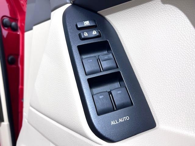 ランドクルーザープラド ＴＸ　Ｌパッケージ　ベージュ革　全方位カメラ　ＢＳＭ　ＥＴＣ２．０　ＴＲＤエアロ　リヤスポイラー　１９インチＡＷ　トノカバー　ＭＯＰルーフレール　前後方衝突軽減ブレーキ　純正フロアマット・バイザー（28枚目）