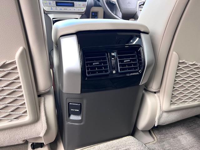 ランドクルーザープラド ＴＸ　Ｌパッケージ　ベージュ革　全方位カメラ　ＢＳＭ　ＥＴＣ２．０　ＴＲＤエアロ　リヤスポイラー　１９インチＡＷ　トノカバー　ＭＯＰルーフレール　前後方衝突軽減ブレーキ　純正フロアマット・バイザー（36枚目）