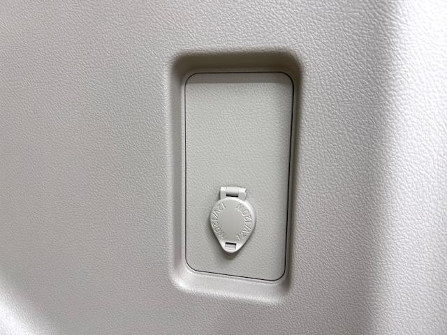 ランドクルーザープラド ＴＸ　Ｌパッケージ　ベージュ革　全方位カメラ　ＢＳＭ　ＥＴＣ２．０　ＴＲＤエアロ　リヤスポイラー　１９インチＡＷ　トノカバー　ＭＯＰルーフレール　前後方衝突軽減ブレーキ　純正フロアマット・バイザー（40枚目）