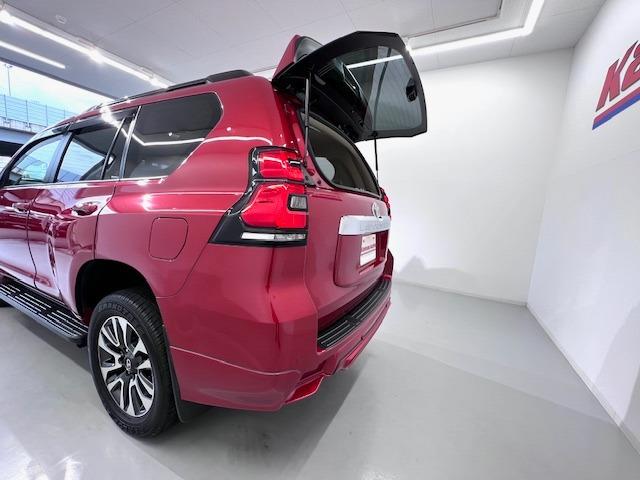 ランドクルーザープラド ＴＸ　Ｌパッケージ　ベージュ革　全方位カメラ　ＢＳＭ　ＥＴＣ２．０　ＴＲＤエアロ　リヤスポイラー　１９インチＡＷ　トノカバー　ＭＯＰルーフレール　前後方衝突軽減ブレーキ　純正フロアマット・バイザー（61枚目）