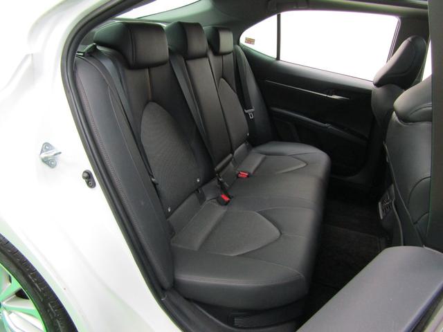 カムリ Ｇレザーパッケージ　ＴＳＳ　ムーンルーフ　モデエアロ　８インチＳＤナビ　ブルーレイ　Ｂｌｕｅｔｏｏｔｈ　バックカメラ　ＥＴＣ　スマートキー　オートライト　ＬＥＤヘッド　フォグ　レザーシート　シートヒーター　Ｐシート（9枚目）